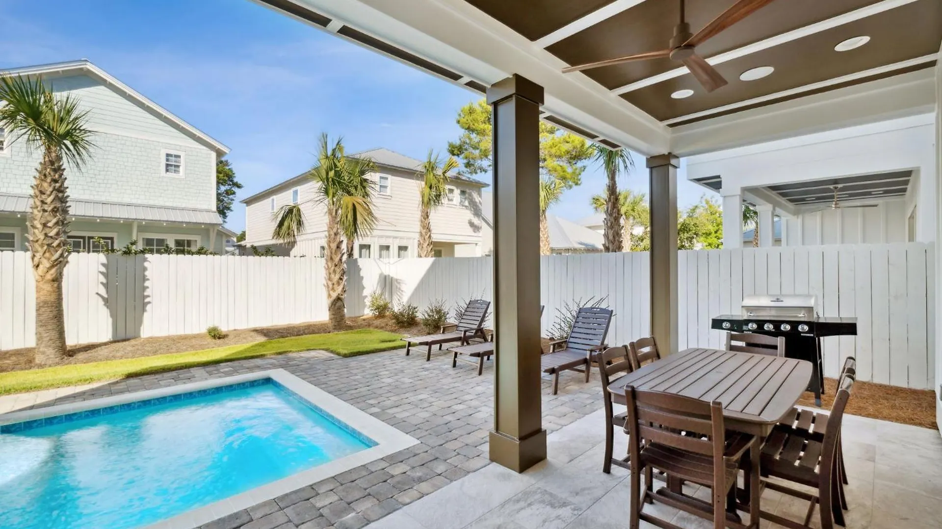 Semesterbostad A Little Nauti With Pool And Gated Neighborhood USA